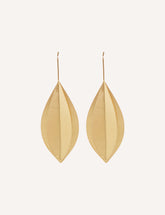 Pendiente hoja alargada