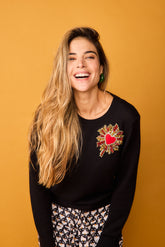 Schwarzer Schneewittchen-Pullover