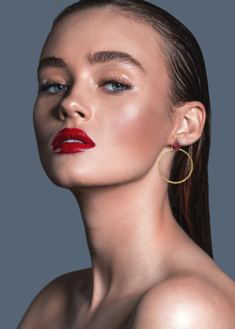Medium-sized earrings with semi-precious stone