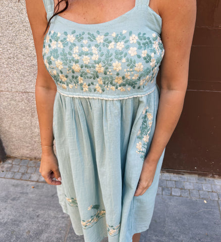 Vestido Corto DE TIRANTES bordado a mano, azul clarito