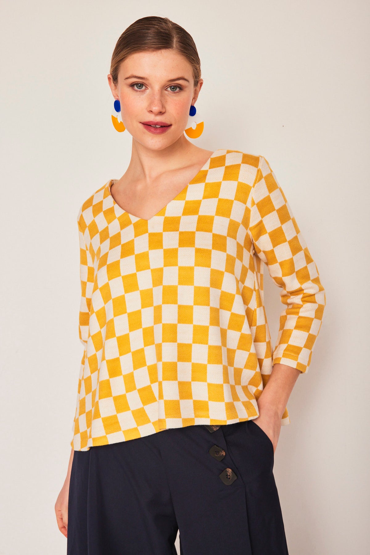 YELLOW PARROT STITCH top