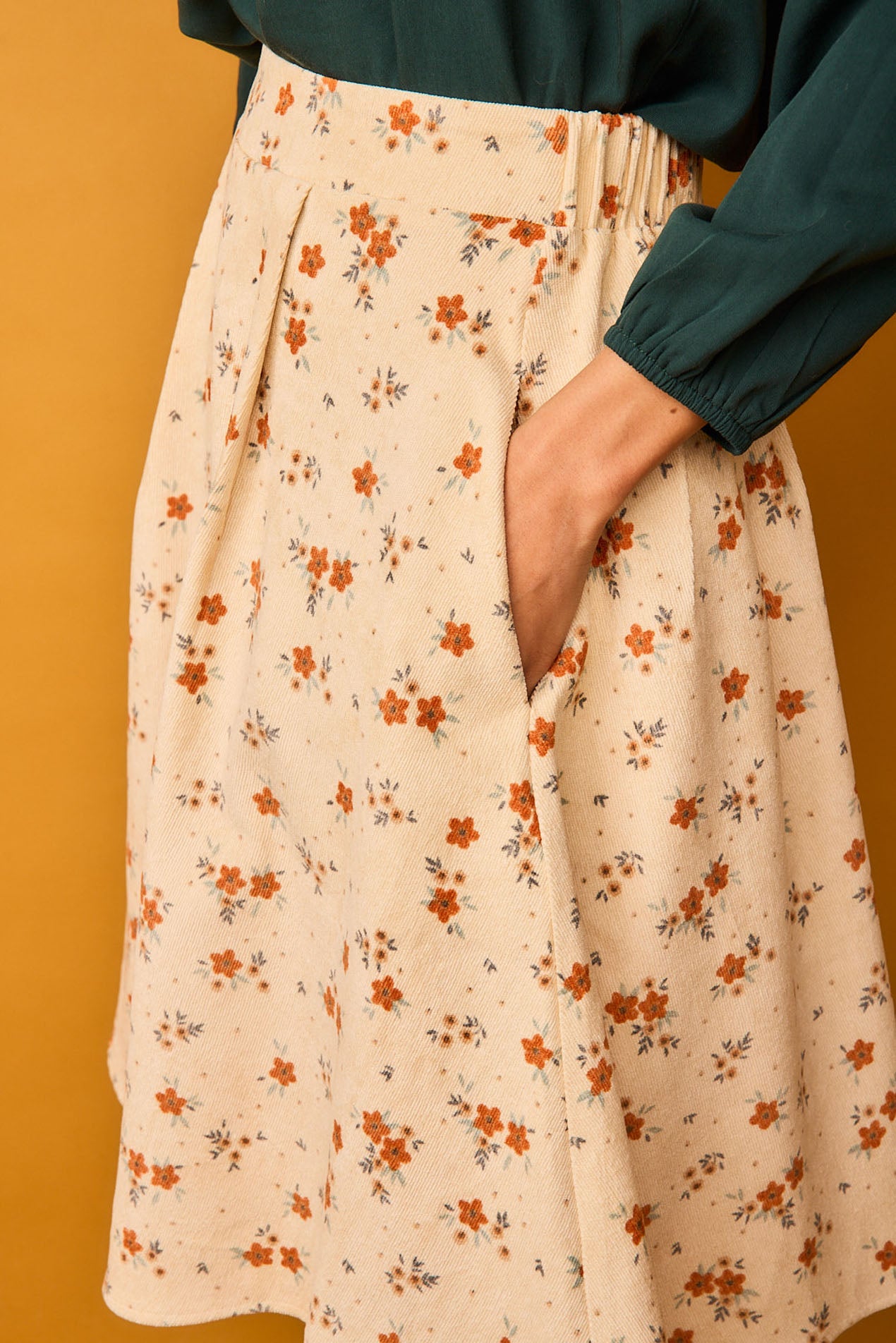 Falda Cima Beige