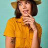 Camisa Deba mostarda