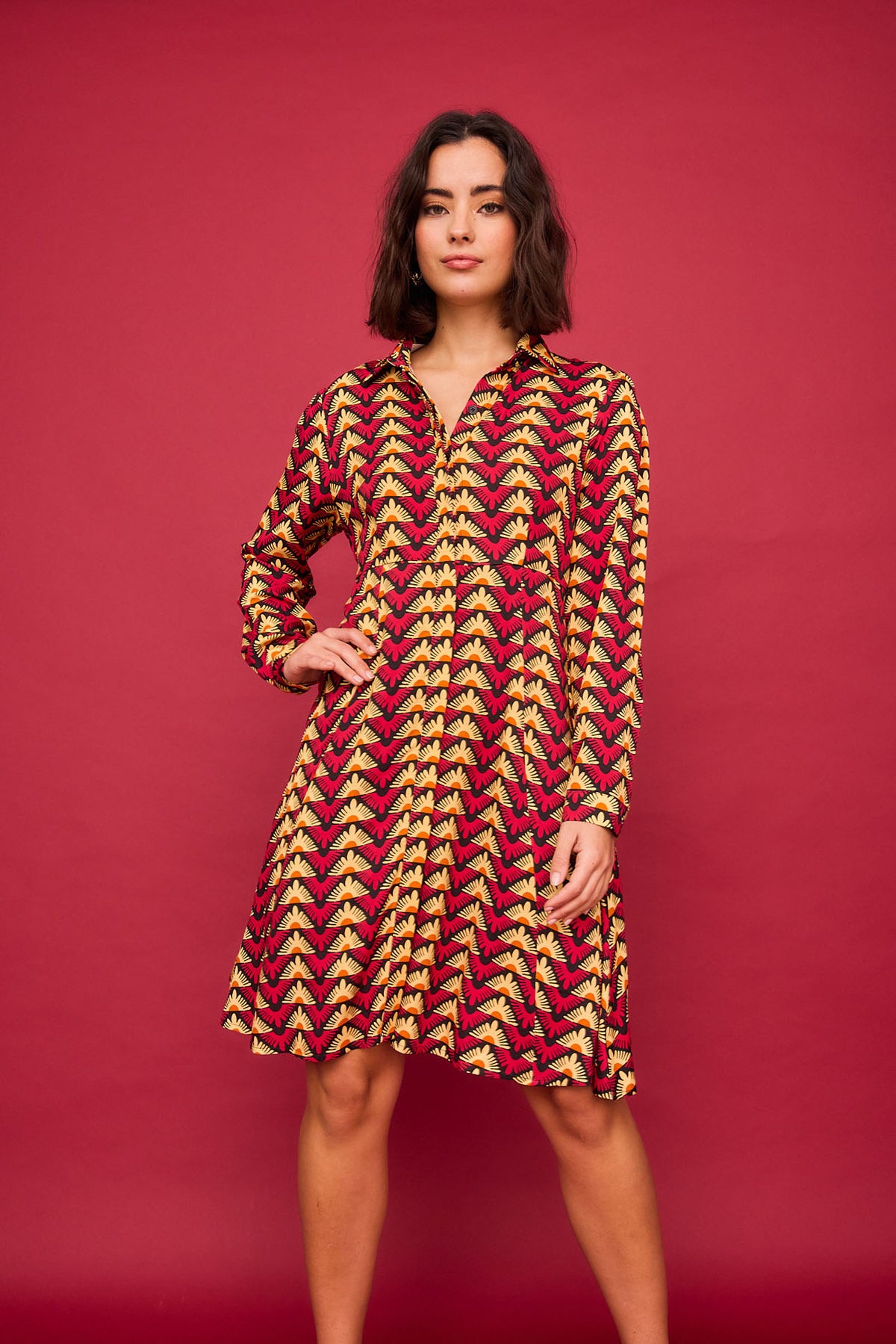 Vestido Corto Lago Triangulo Rojo