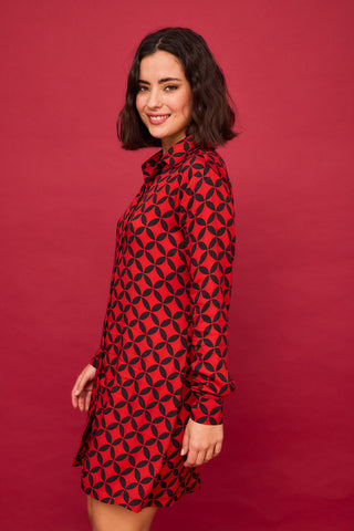 Rotes, kurzes Kleid mit geometrischem Beerenmuster