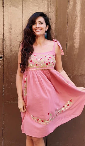 Vestido Corto DE TIRANTES bordado a mano,rosa