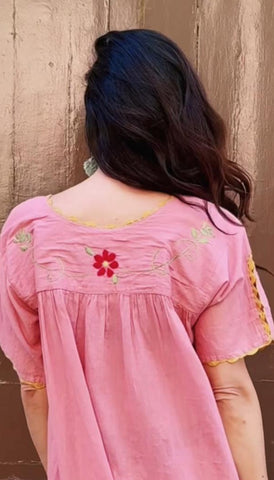 CAMISA bordada a mano rosa clarito