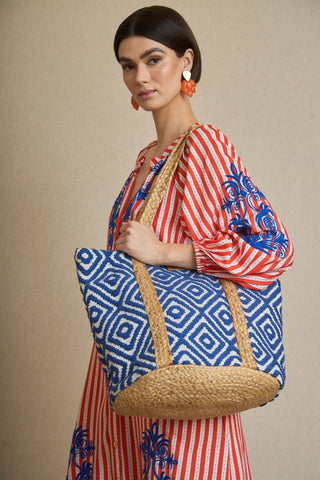 Wristlet handbag with lobster design