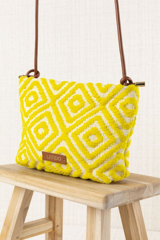 Wristlet handbag with lobster design
