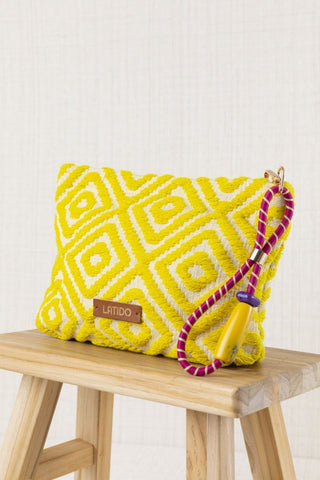 Wristlet handbag with lobster design