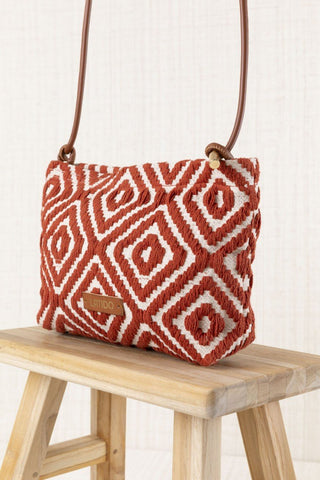 Wristlet handbag with lobster design