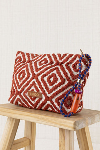 Wristlet handbag with lobster design