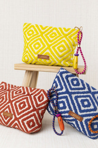 Wristlet handbag with lobster design