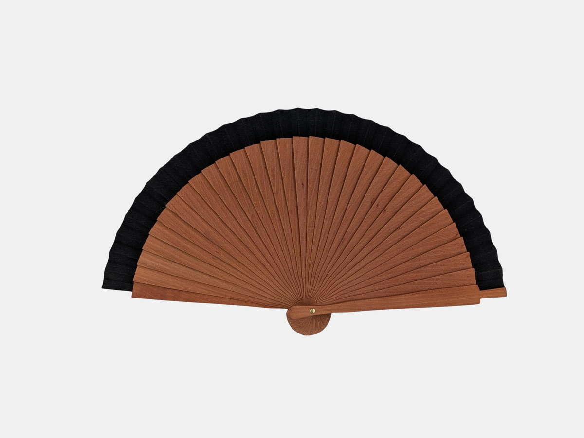 Spanish hand fan · Pear wood with cotton fabric · 19 cm