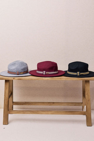 Damenmütze mit Klappe aus 100 % Wolle, Größe 31