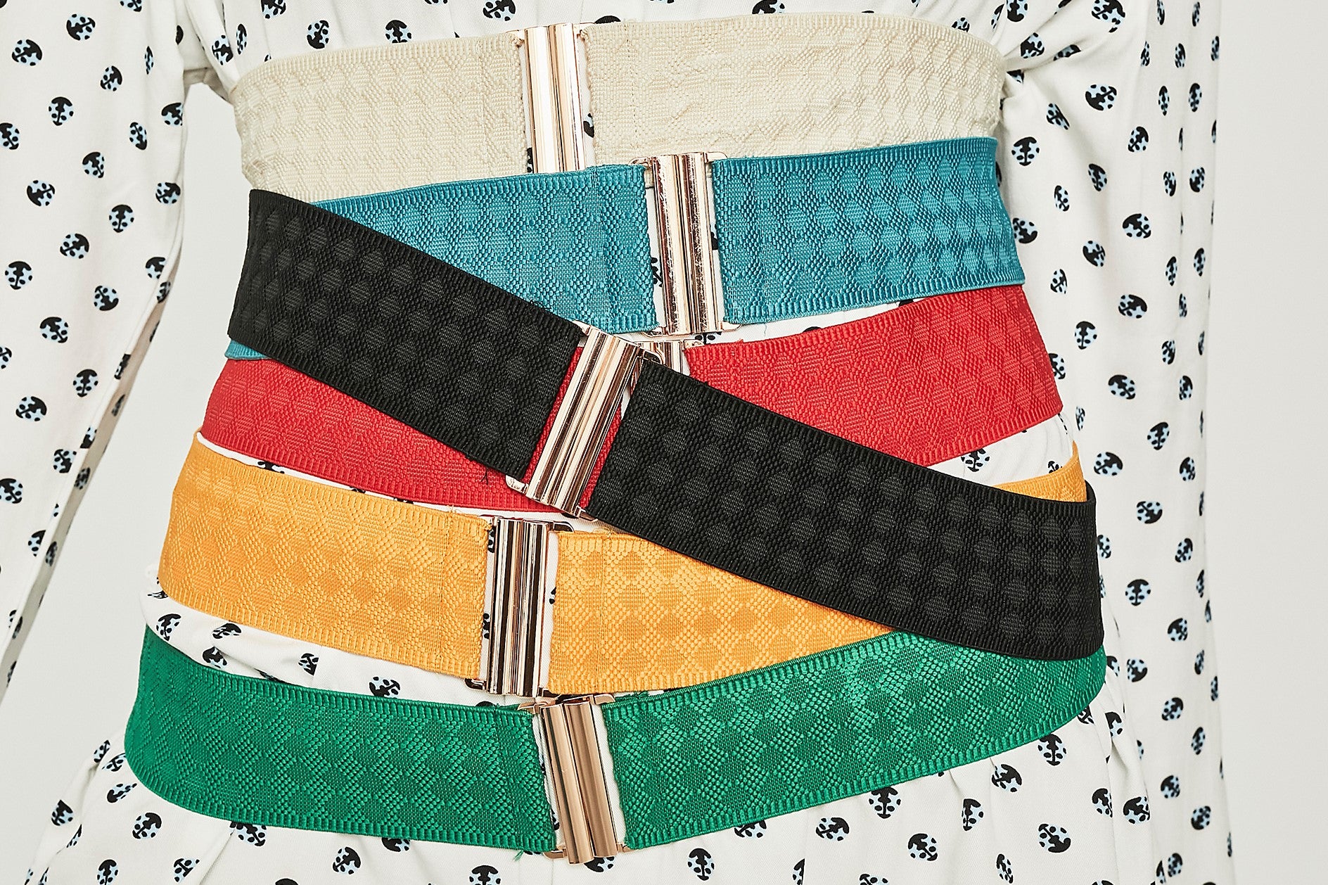 Colored elastic belts
